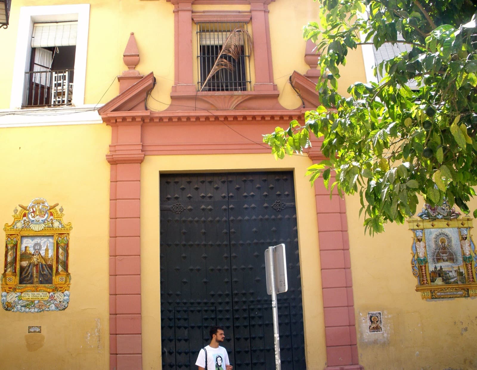 Iglesia de la Misericordia, Sevilla, donde celebra la parroquia ortodoxa rumana de San Demetrio Basarabov