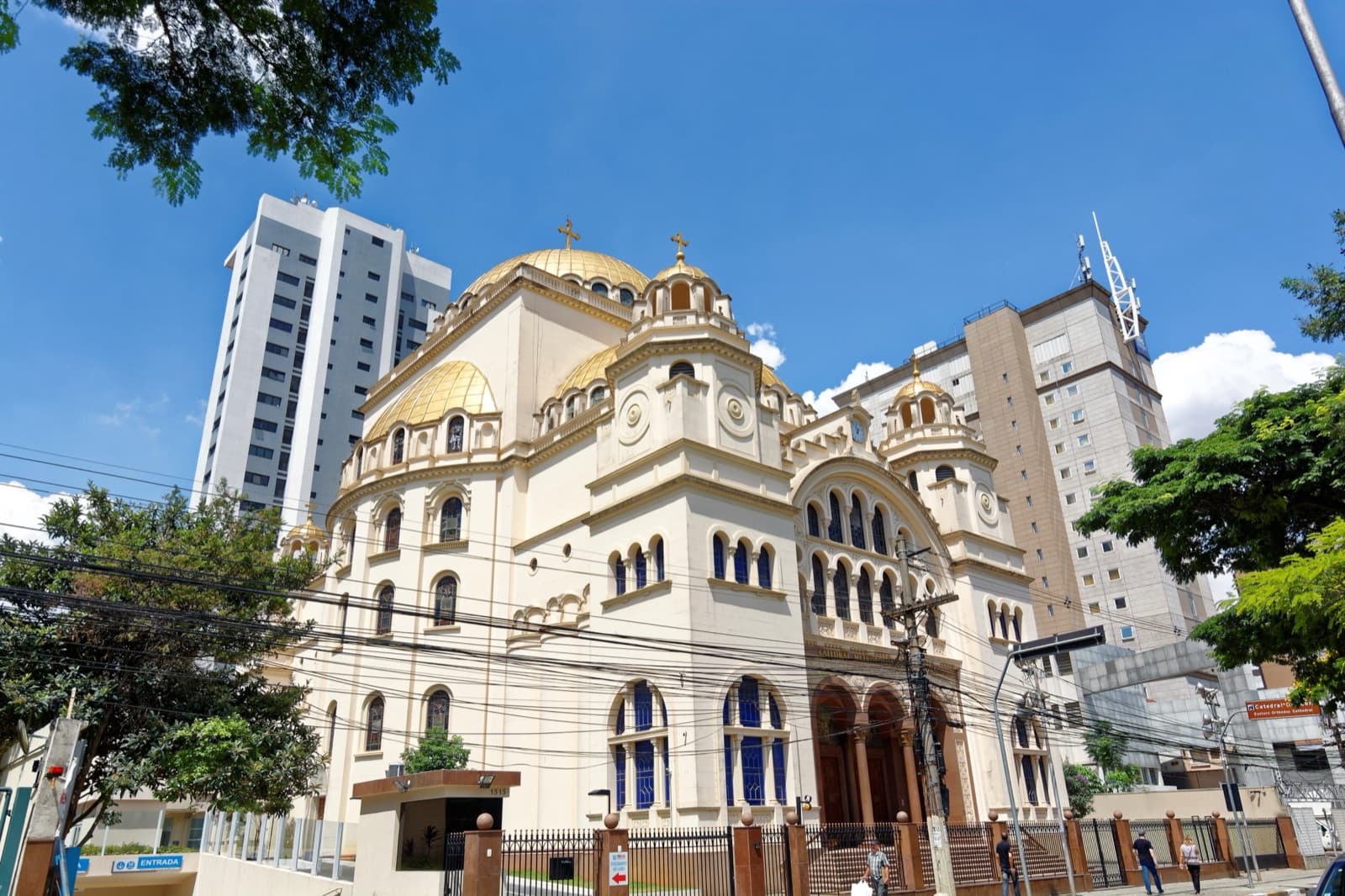 A Catedral Metropolitana Ortodoxa na Rua Vergueiro, no Paraíso, em São Paulo