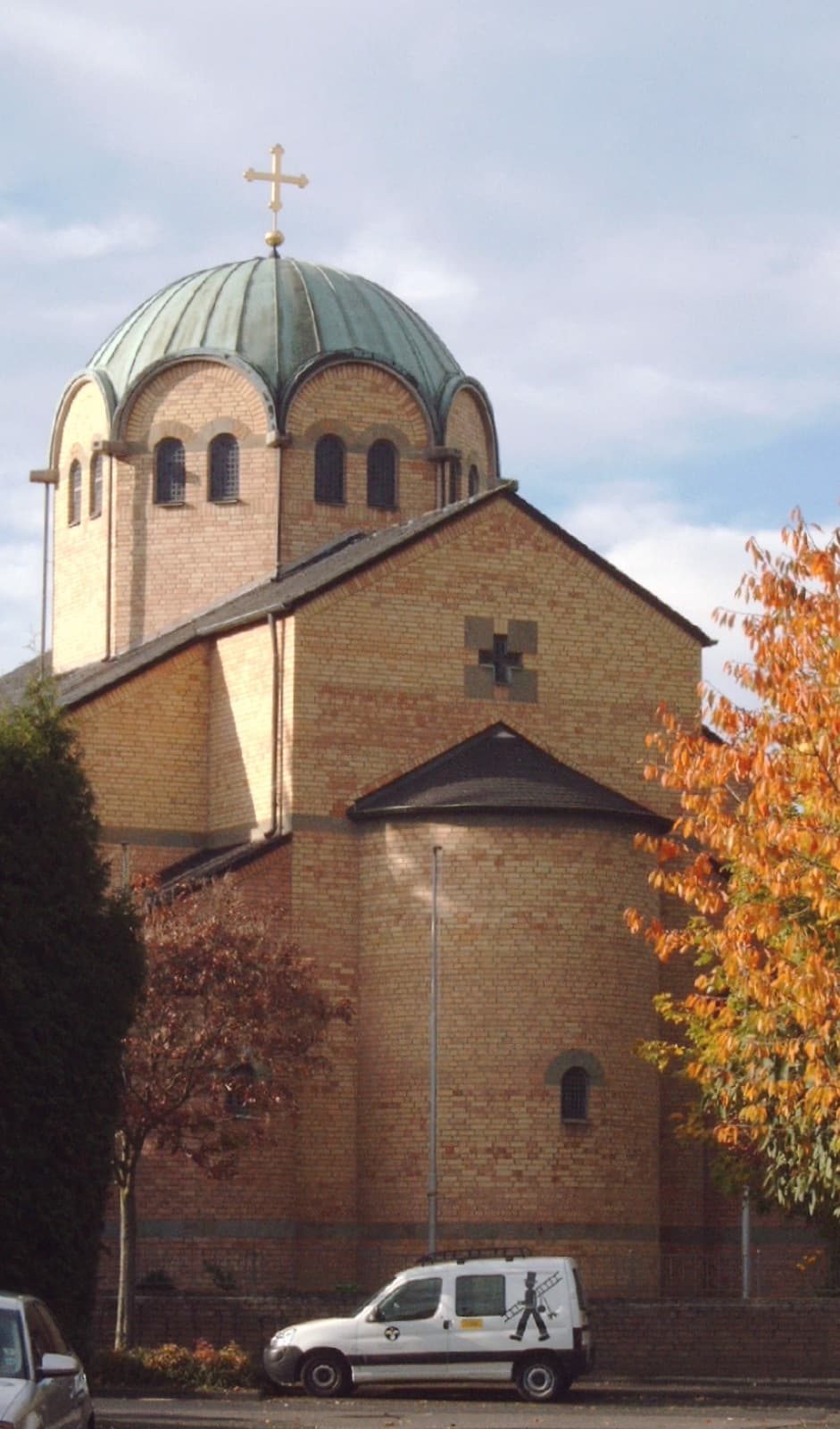Die griechisch-orthodoxe Metropolitankathedrale Agia Trias in Bonn-Beuel