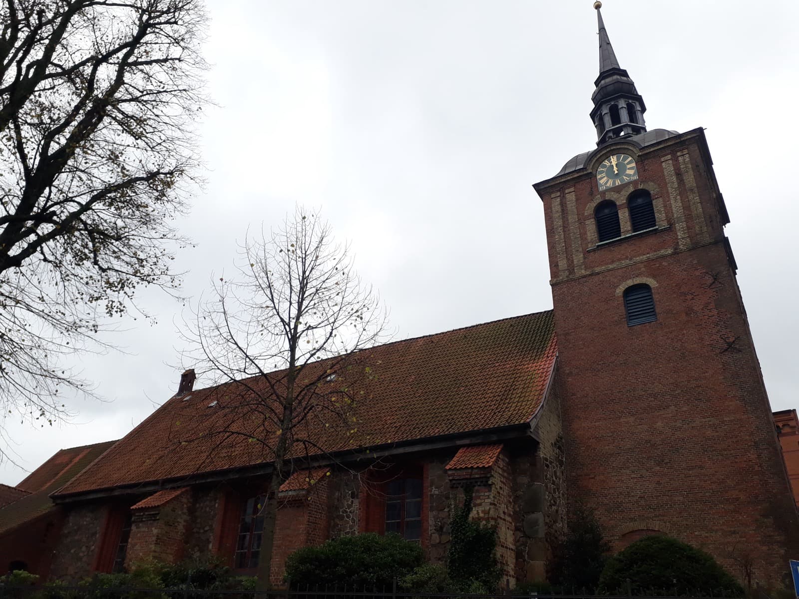 Johanniskirche in Flensburg, in der die griechisch-orthodoxe Gemeinde feiert