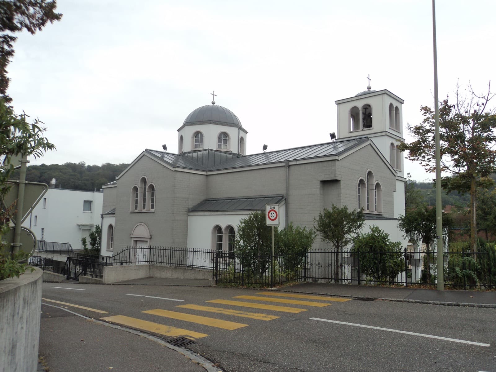 Die griechisch-orthodoxe Kirche Agia Sofia an der Gladiolenstrasse in Münchenstein